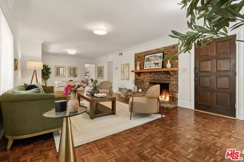 1930 Holly Dr #9A, Los Angeles, CA 90068