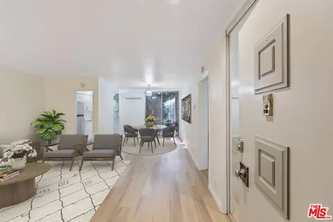 4255 W 5th St #209, Los Angeles, CA 90020