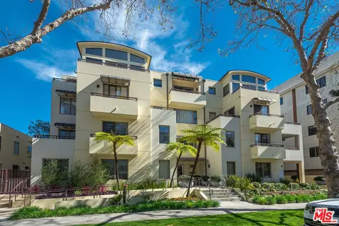 130 N Swall Dr #201, Beverly Hills, CA 90211