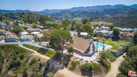 120 Navajo Ln, Topanga, CA 90290