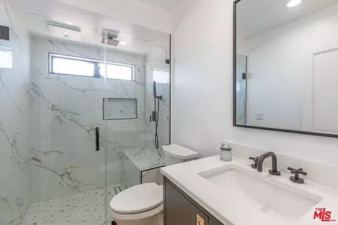 Bath - 24630 Blue Dane Ln, Malibu, CA 90265 photo 5 of 5