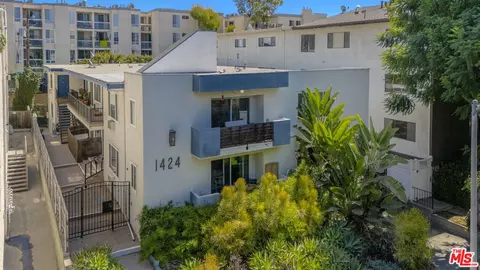 1424 Greenfield Ave, Los Angeles, CA 90025