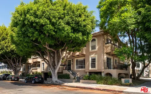 1001 N Croft Ave, Los Angeles, CA 90069