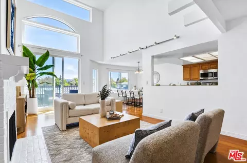 2677 Centinela Ave #401, Santa Monica, CA 90405