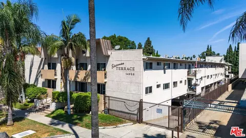 14925 Sherman Way, Van Nuys, CA 91405