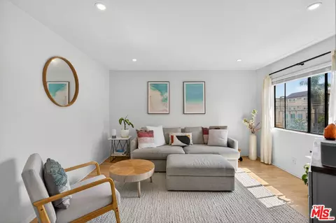 9313 National Blvd #204, Los Angeles, CA 90034