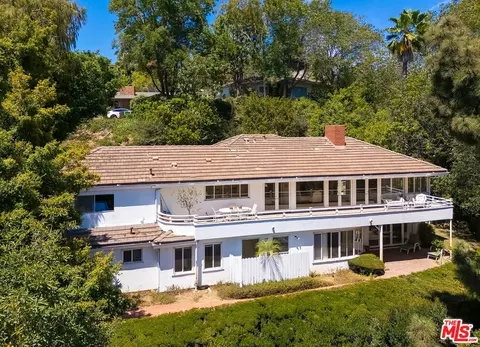 131 Ashdale Ave, Los Angeles, CA 90049