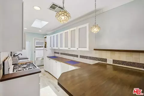 715 Ramage St, West Hollywood, CA 90069