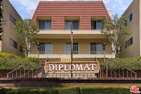5845 Doverwood Dr #106, Culver City, CA 90230