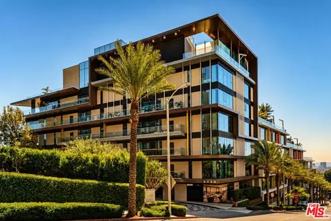 8420 W Sunset Blvd #107, West Hollywood, CA 90069