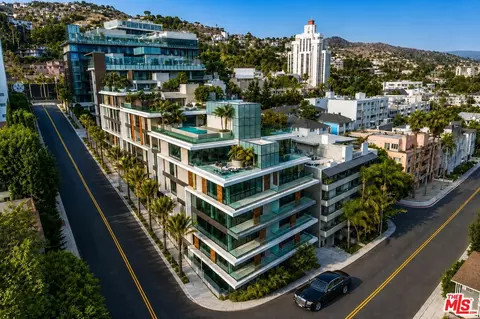 8420 W Sunset Blvd #107, West Hollywood, CA 90069