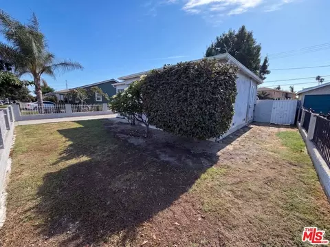 Exterior - 16503 S Cuzco Ave, Compton, CA 90221 photo 3 of 10