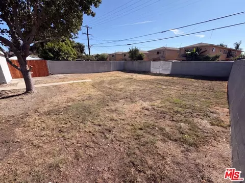 Exterior - 16503 S Cuzco Ave, Compton, CA 90221 photo 8 of 10