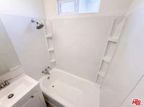 Bath - 16503 S Cuzco Ave, Compton, CA 90221 photo 2 of 3