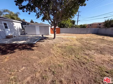 Exterior - 16503 S Cuzco Ave, Compton, CA 90221 photo 7 of 10