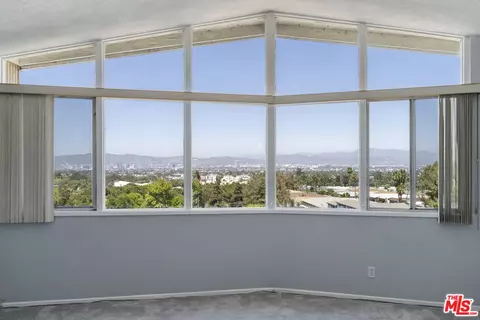 4749 Don Ricardo Dr, Los Angeles, CA 90008