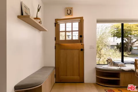 Entry Way - 2013 Walnut Ave, Venice, CA 90291 photo 1 of 5