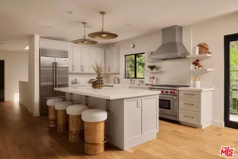7506 Woodrow Wilson Dr, Los Angeles, CA 90046