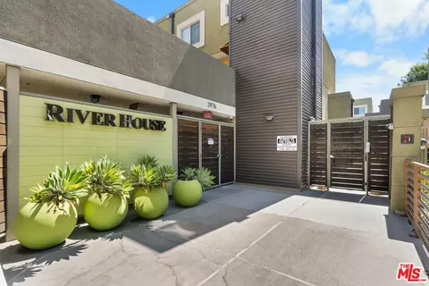 2980 Ripple Pl #206, Los Angeles, CA 90039