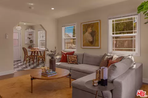 5317 Saturn St, Los Angeles, CA 90019