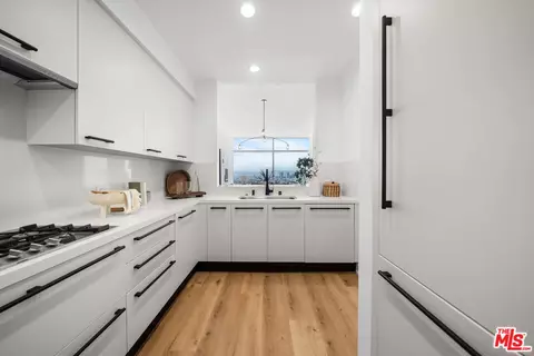 900 W Olympic Blvd #27D, Los Angeles, CA 90015