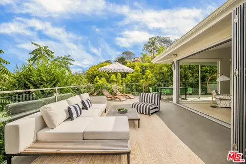 279 Mabery Rd, Santa Monica, CA 90402