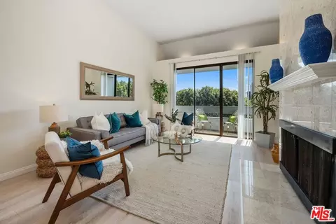 1252 11th St #PH 306, Santa Monica, CA 90401
