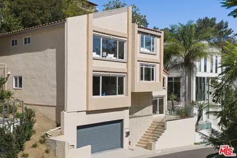 3751 Prestwick Dr, Los Angeles, CA 90027