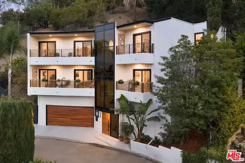 3750 Arbolada Rd, Los Angeles, CA 90027