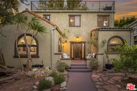 686 San Juan Ave, Venice, CA 90291