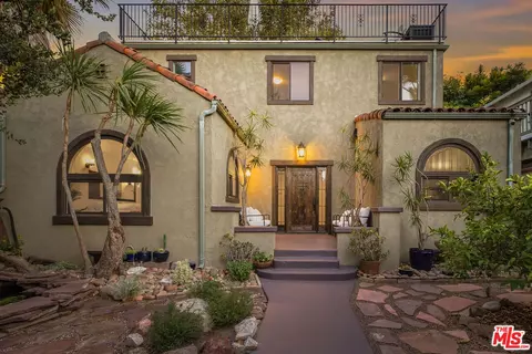686 San Juan Ave, Venice, CA 90291