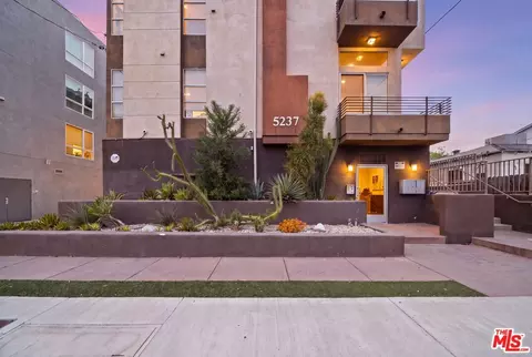 5237 Willowcrest Ave, Los Angeles, CA 91601