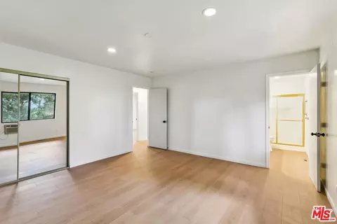 Bedroom - 24612 Bernard Dr, Crestline, CA 92325 photo 1 of 9