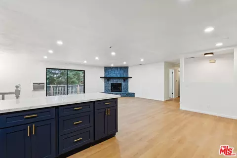 Living - 24612 Bernard Dr, Crestline, CA 92325 photo 3 of 7