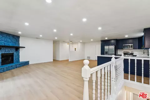 Living - 24612 Bernard Dr, Crestline, CA 92325 photo 6 of 7