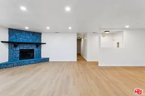 Living - 24612 Bernard Dr, Crestline, CA 92325 photo 4 of 7