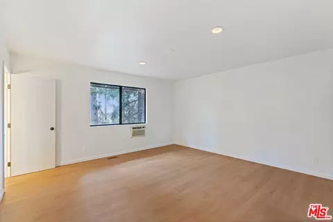 Bedroom - 24612 Bernard Dr, Crestline, CA 92325 photo 3 of 9
