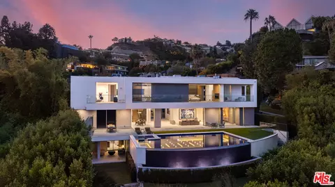 1401 Londonderry Pl, Los Angeles, CA 90069