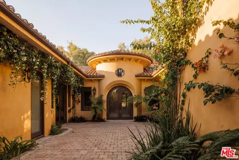 5605 Fairhaven Ave, Woodland Hills, CA 91367