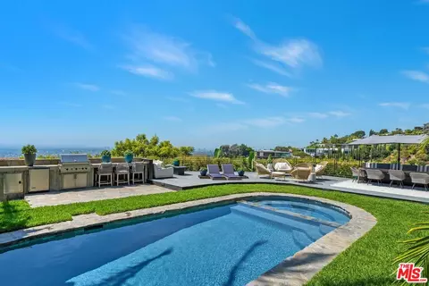 1501 Viewsite Ter, Los Angeles, CA 90069