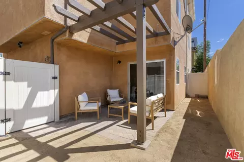 Exterior - 14548 Evan Way, Van Nuys, CA 91411 photo 5 of 6