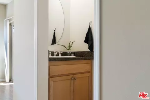 Entry Way - 14548 Evan Way, Van Nuys, CA 91411 photo 3 of 5