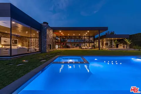 630 Clinton Pl, Beverly Hills, CA 90210