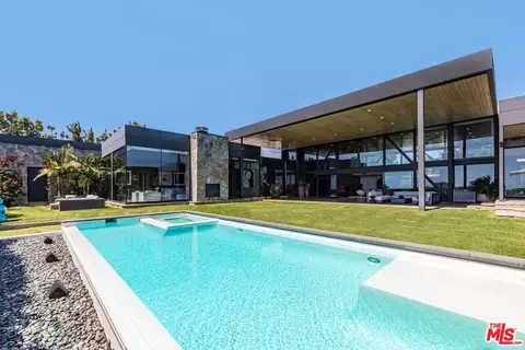 630 Clinton Pl, Beverly Hills, CA 90210
