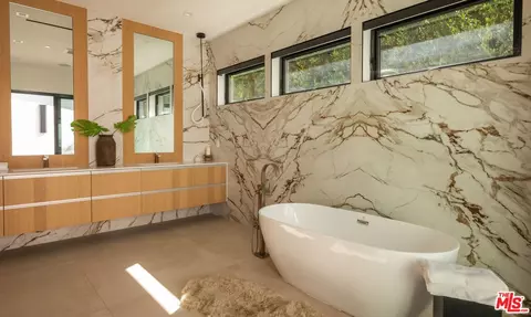 Bath - 29800 Cuthbert Rd, Malibu, CA 90265 photo 1 of 1