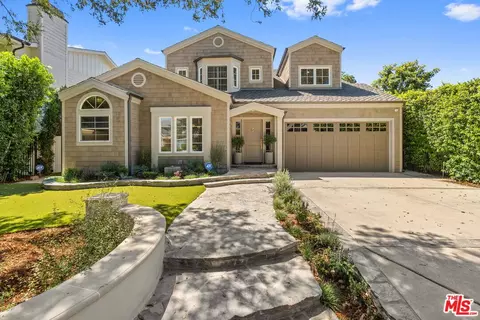 4415 Placidia Ave, Toluca Lake, CA 91602