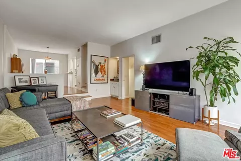 1828 Barry Ave #4, Los Angeles, CA 90025