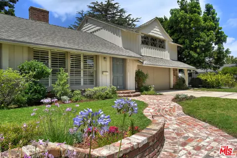 Exterior - 13155 Margate St, Sherman Oaks, CA 91401 photo 5 of 14
