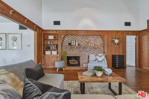 Living - 13155 Margate St, Sherman Oaks, CA 91401 photo 4 of 10