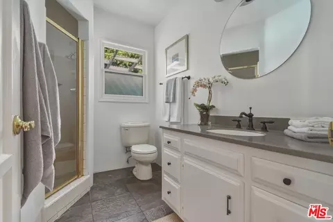 Bath - 13155 Margate St, Sherman Oaks, CA 91401 photo 1 of 3
